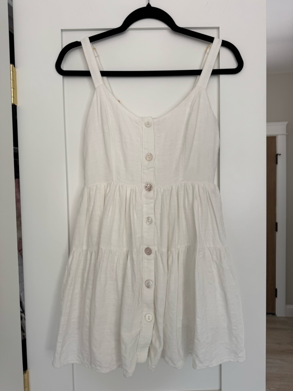 Lulus White Button Front Tiered Mini Dress Size S Adjustable Straps Gold Accent